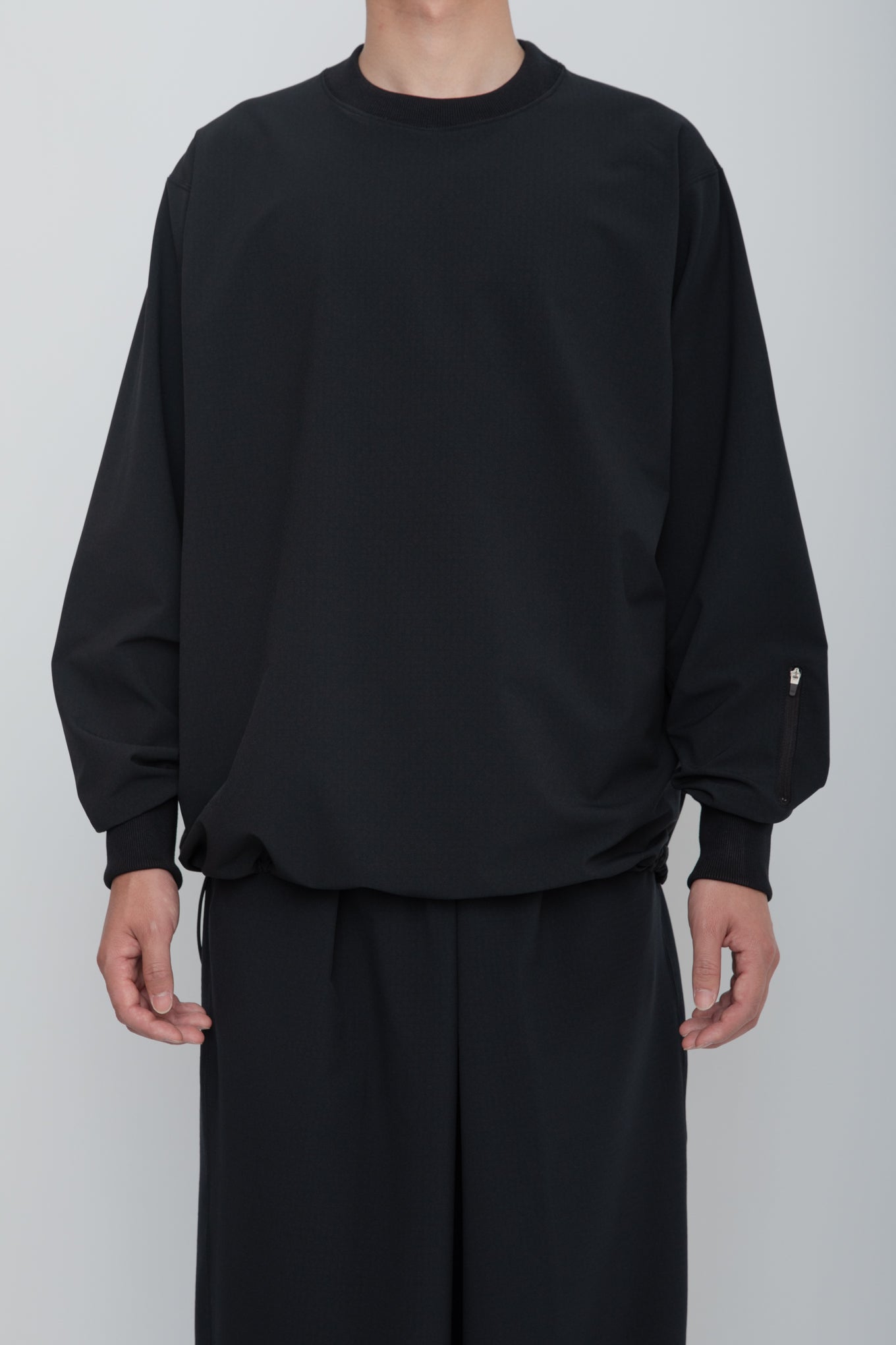 VOYAGER PULLOVER /  BLACK