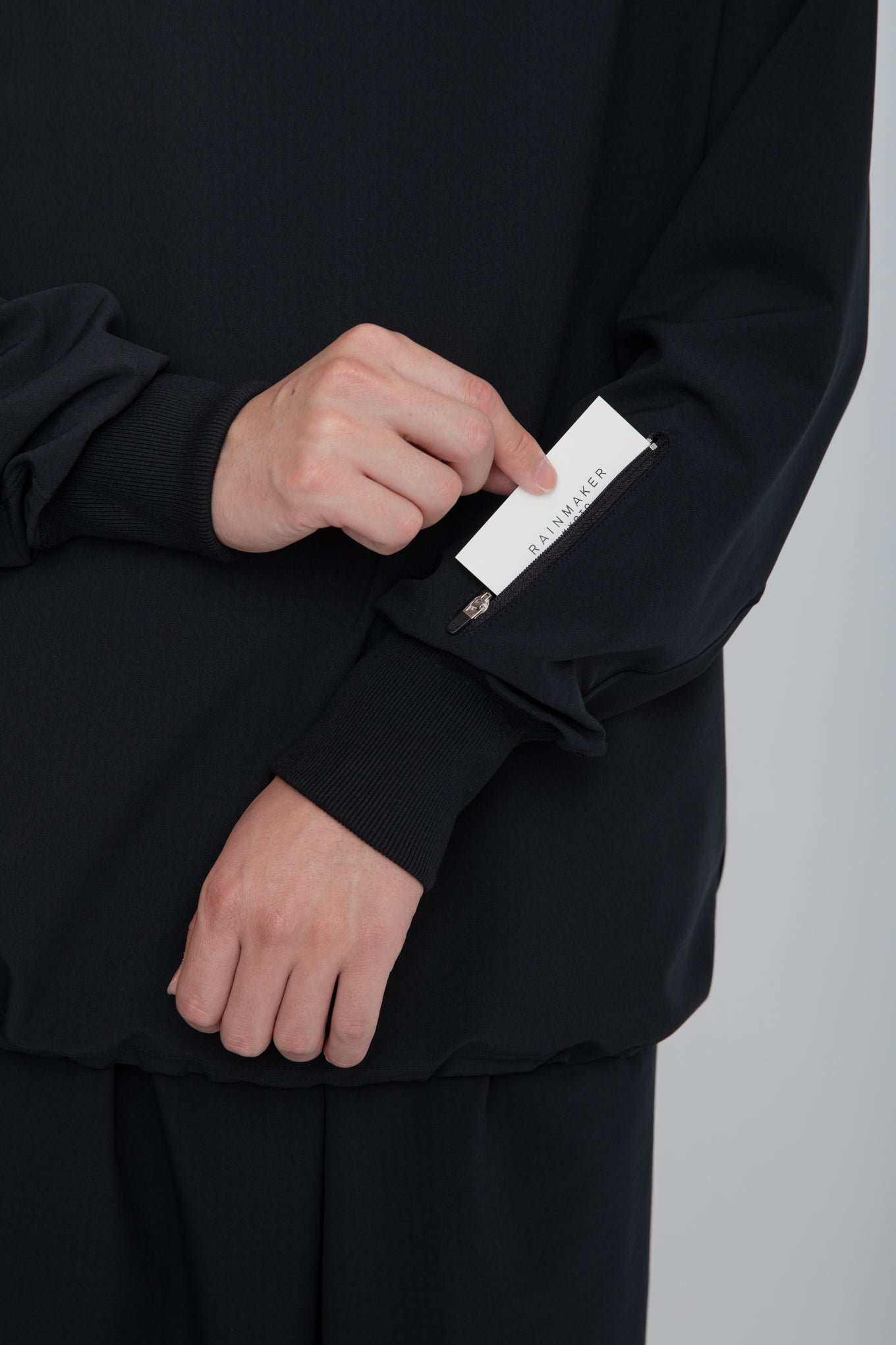 VOYAGER PULLOVER /  BLACK