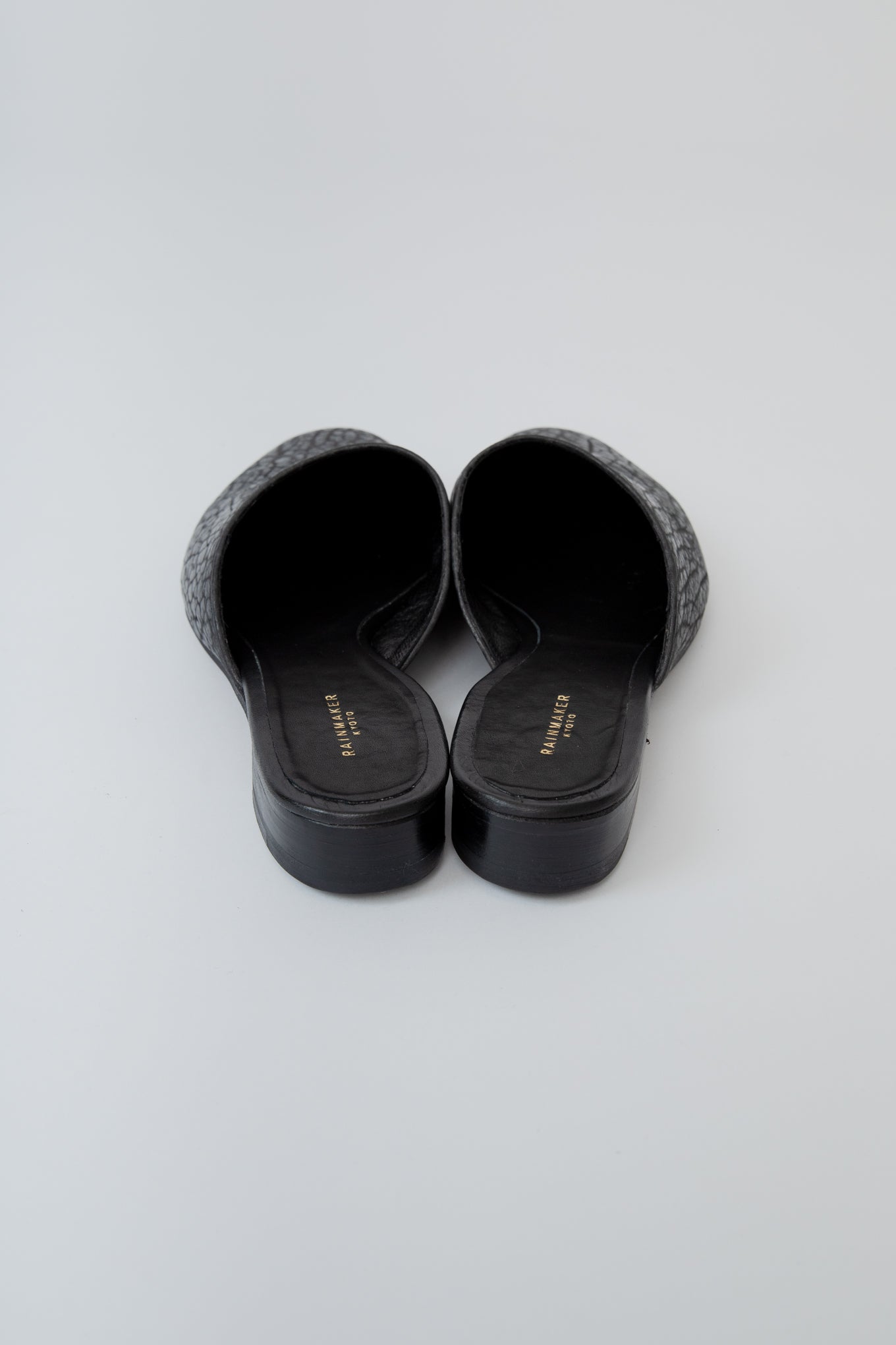 LEATHER MULE / BLACK(FUR SEAL) – RAINMAKER KYOTO