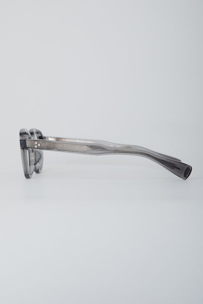 QUITO / FRAME-SMOKE  LENS- CLEAR