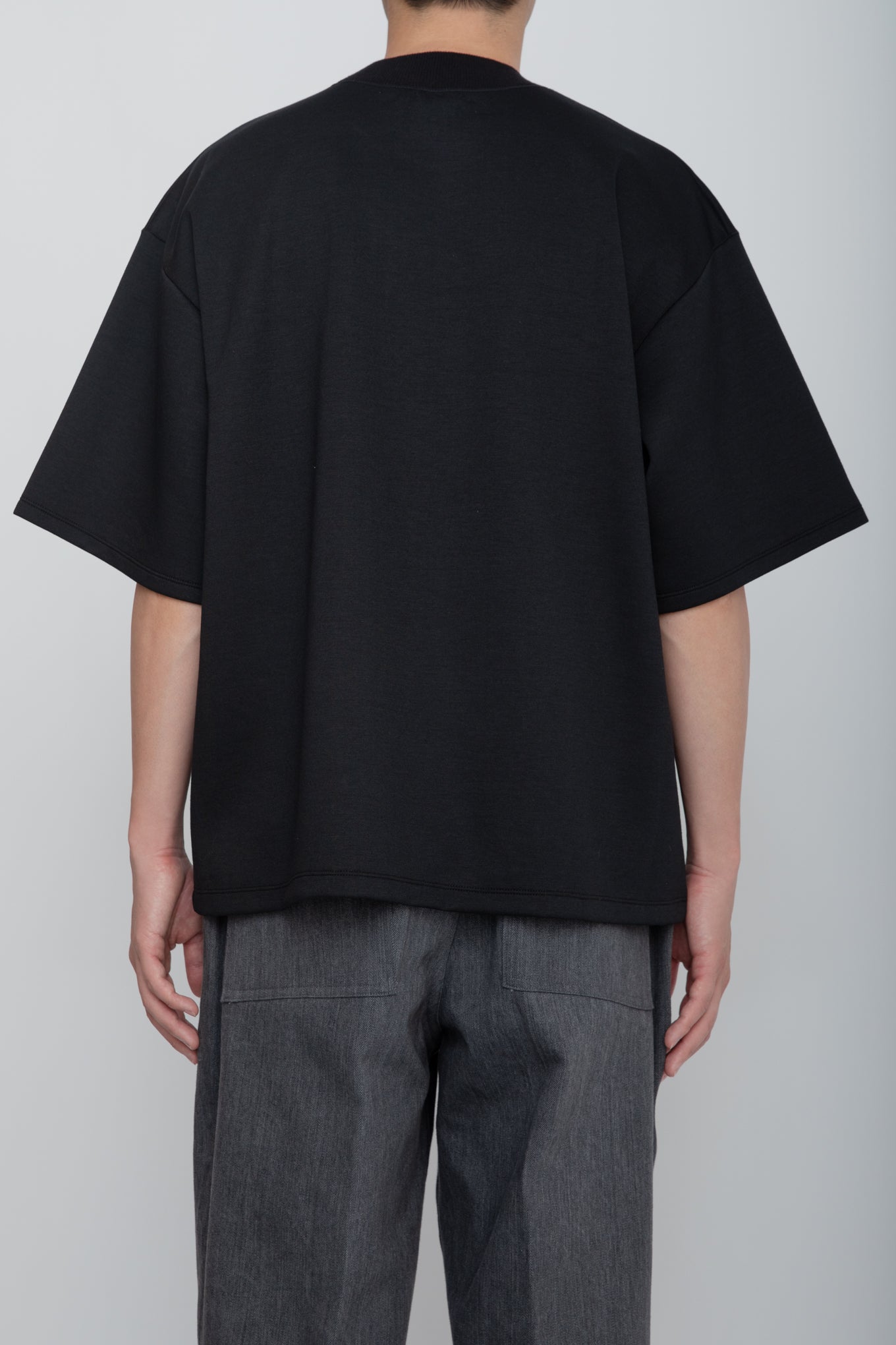 HIGH BACK COLLAR TEE  /  BLACK