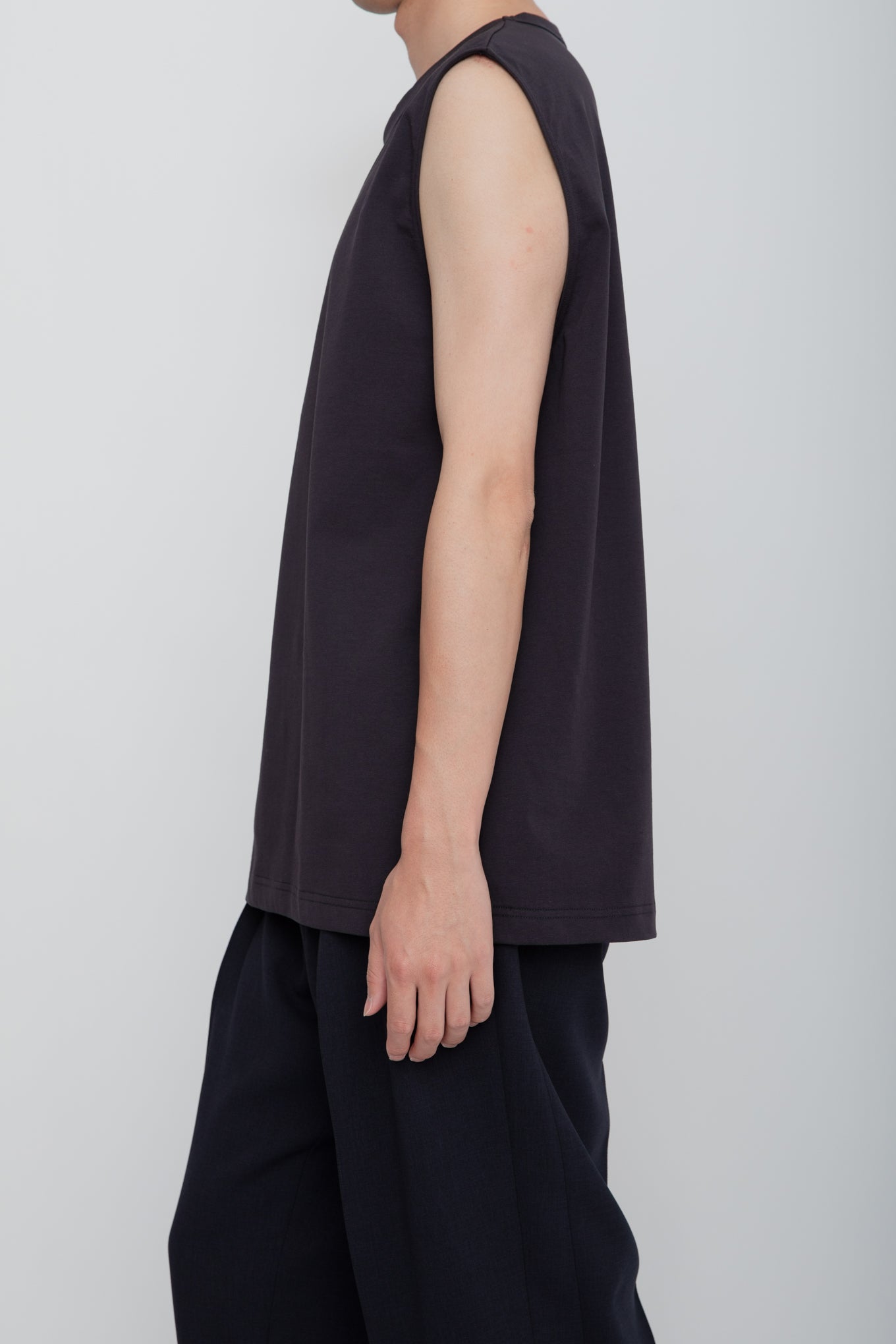 NO SLEEVE TEE  /  NAVY