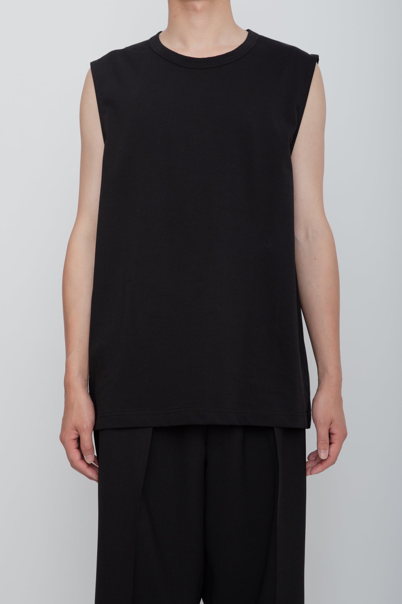 NO SLEEVE TEE  /  BLACK