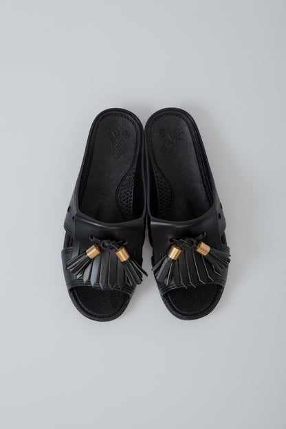 TASSELED RUBBER SLIDES / BLACK