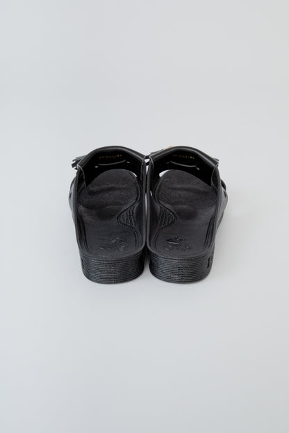 TASSELED RUBBER SLIDES / BLACK