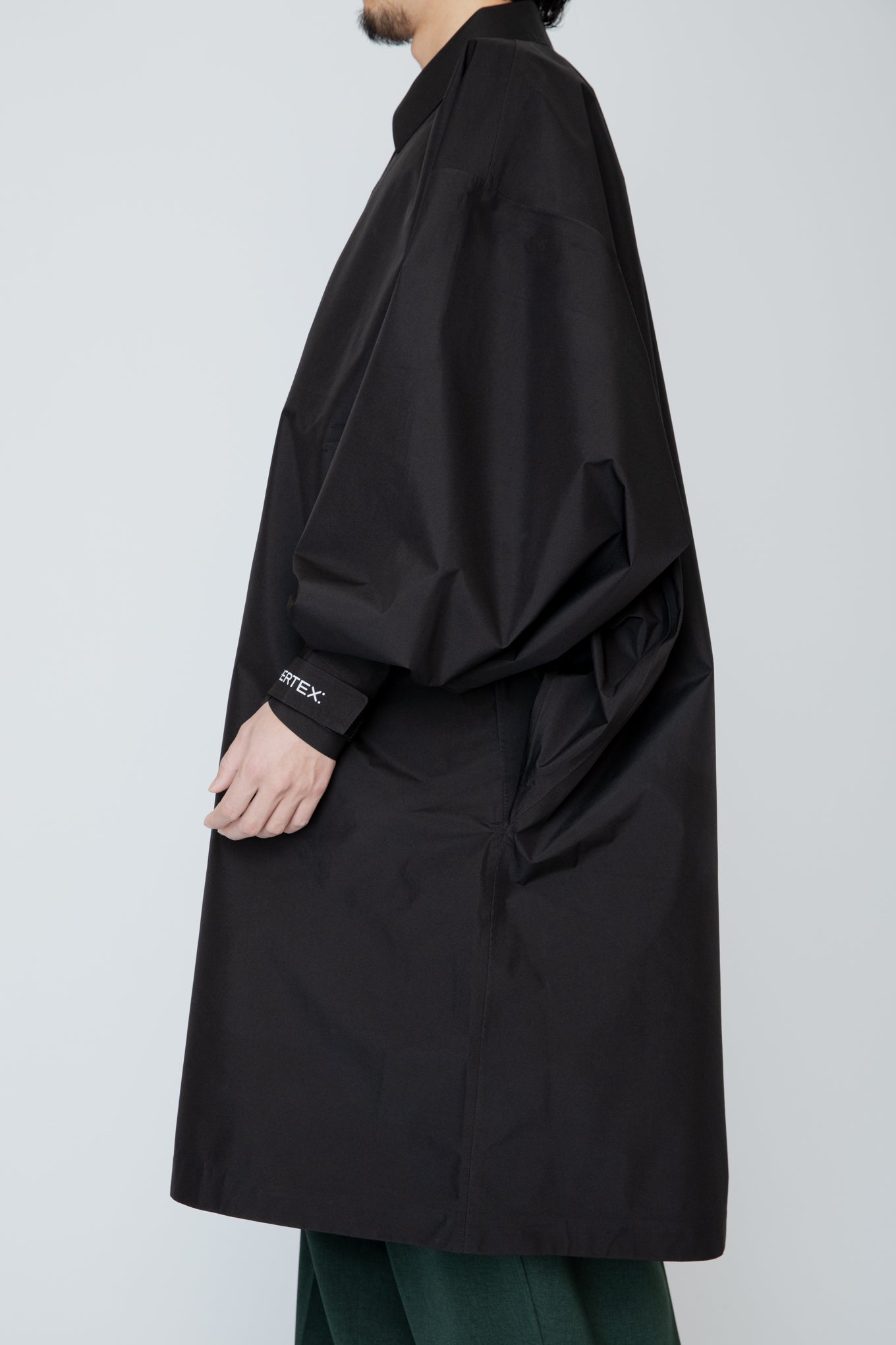 BREATHABLE WATERPROOF KITE COAT / BLACK