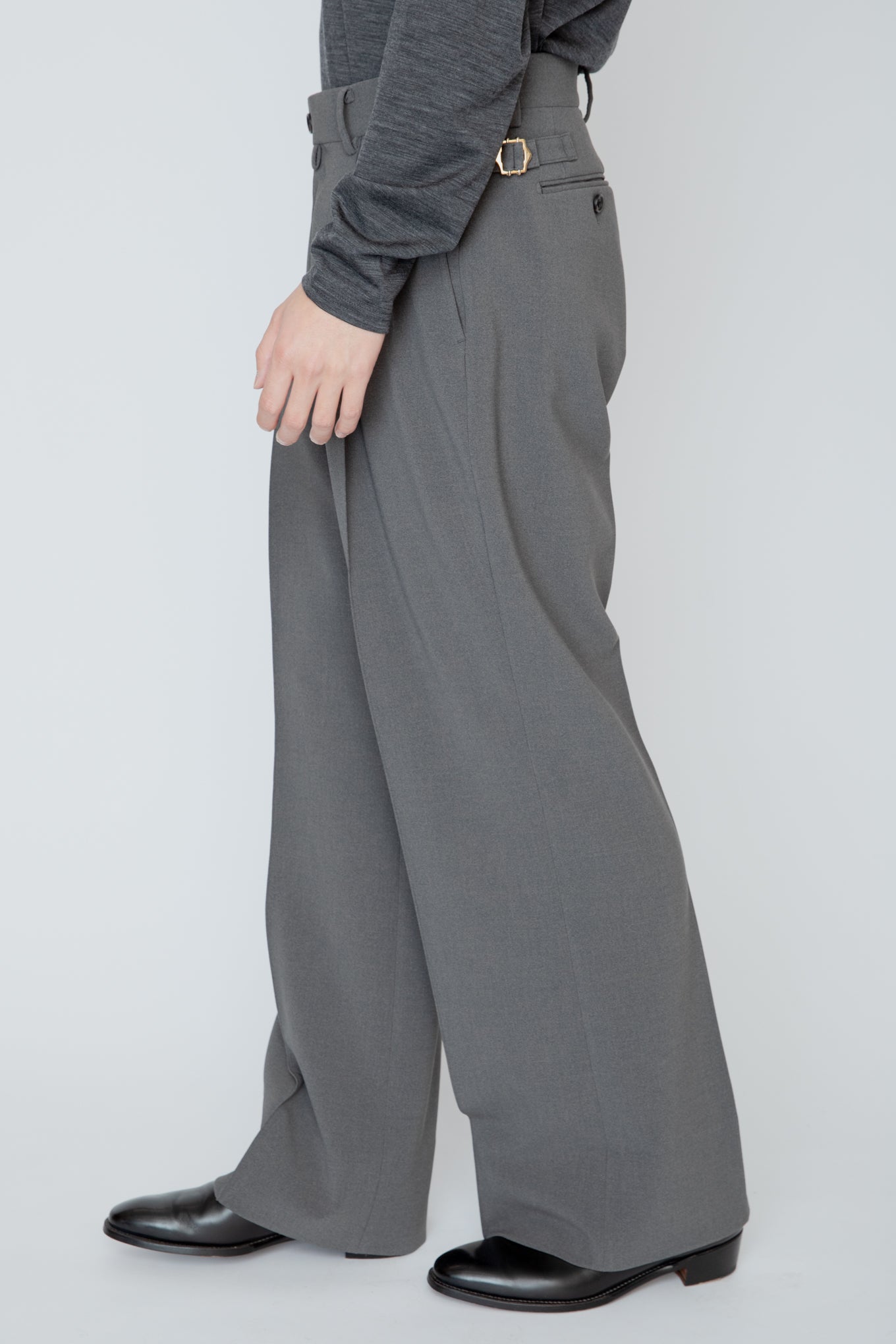 WIDE SEMI-FLARED TROUSERS / CHANEZUMI