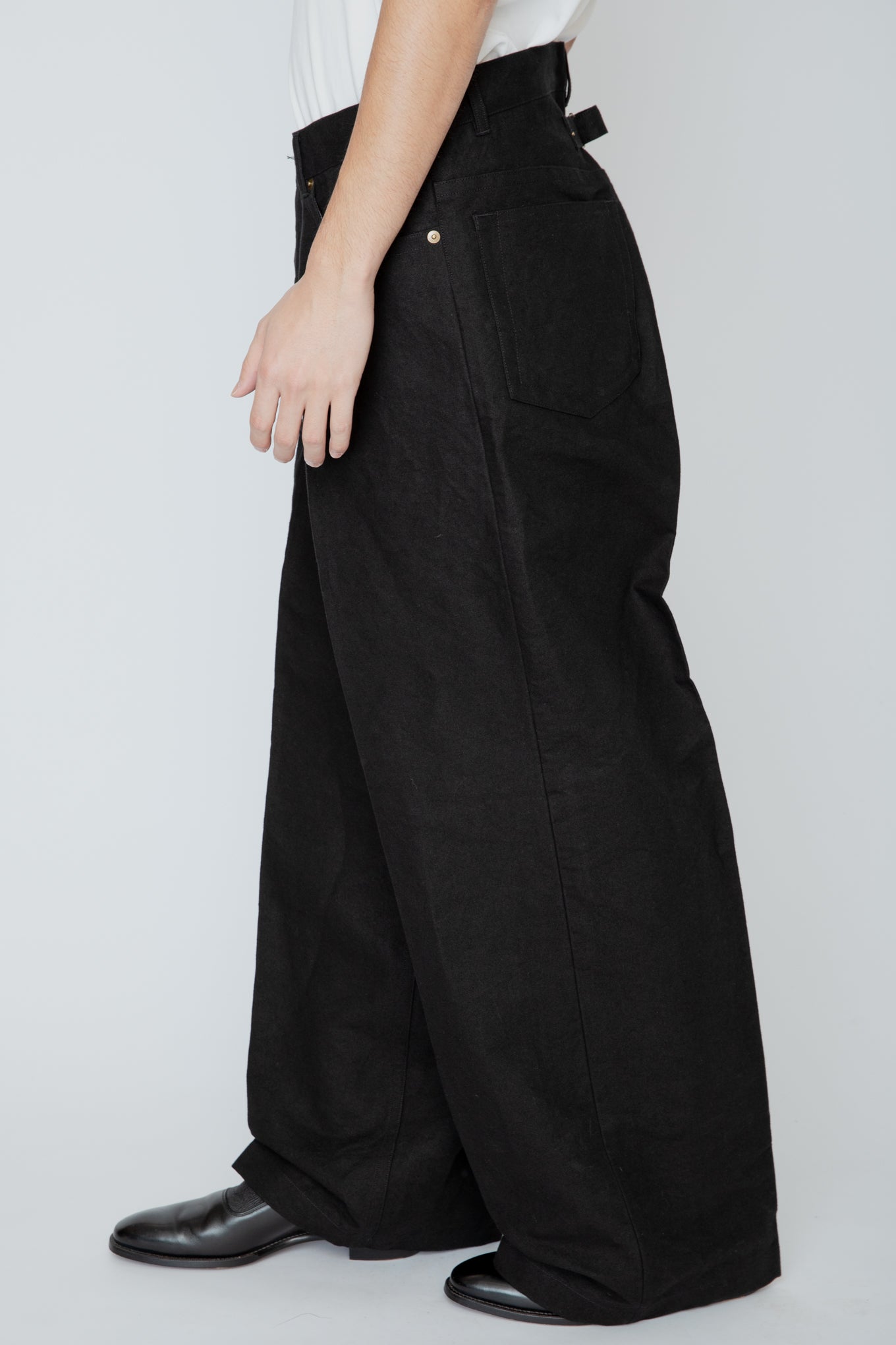 WIDE SEMI-FLARED 5-POCKET PANTS / BLACK