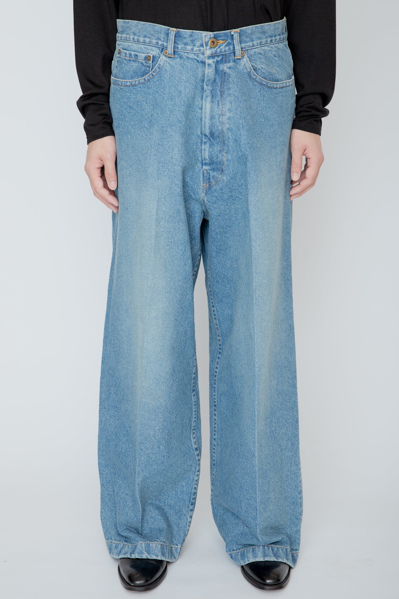 WIDE SEMI-FLARED 5-POCKET PANTS / LIGHT INDIGO