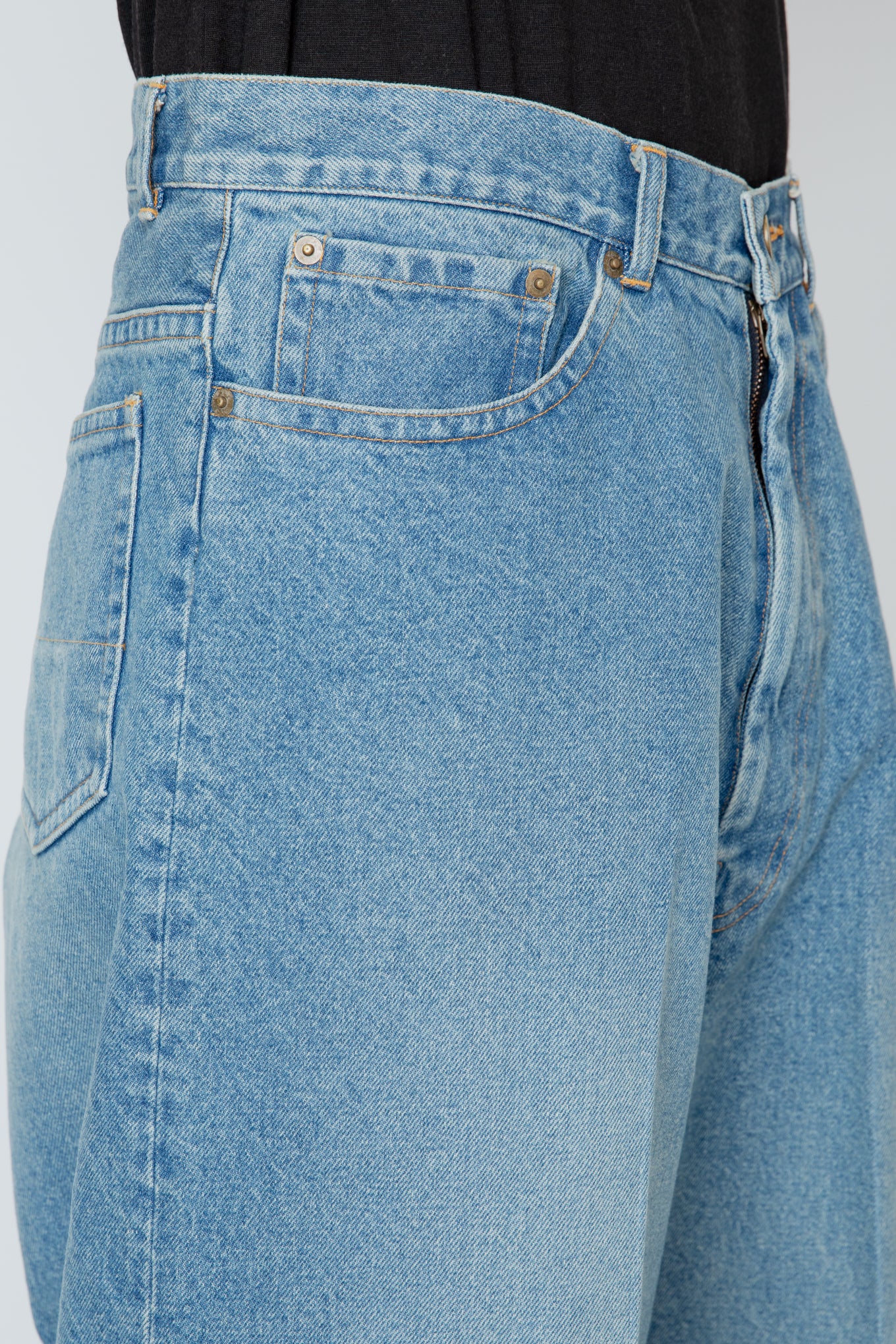 WIDE SEMI-FLARED 5-POCKET PANTS / LIGHT INDIGO