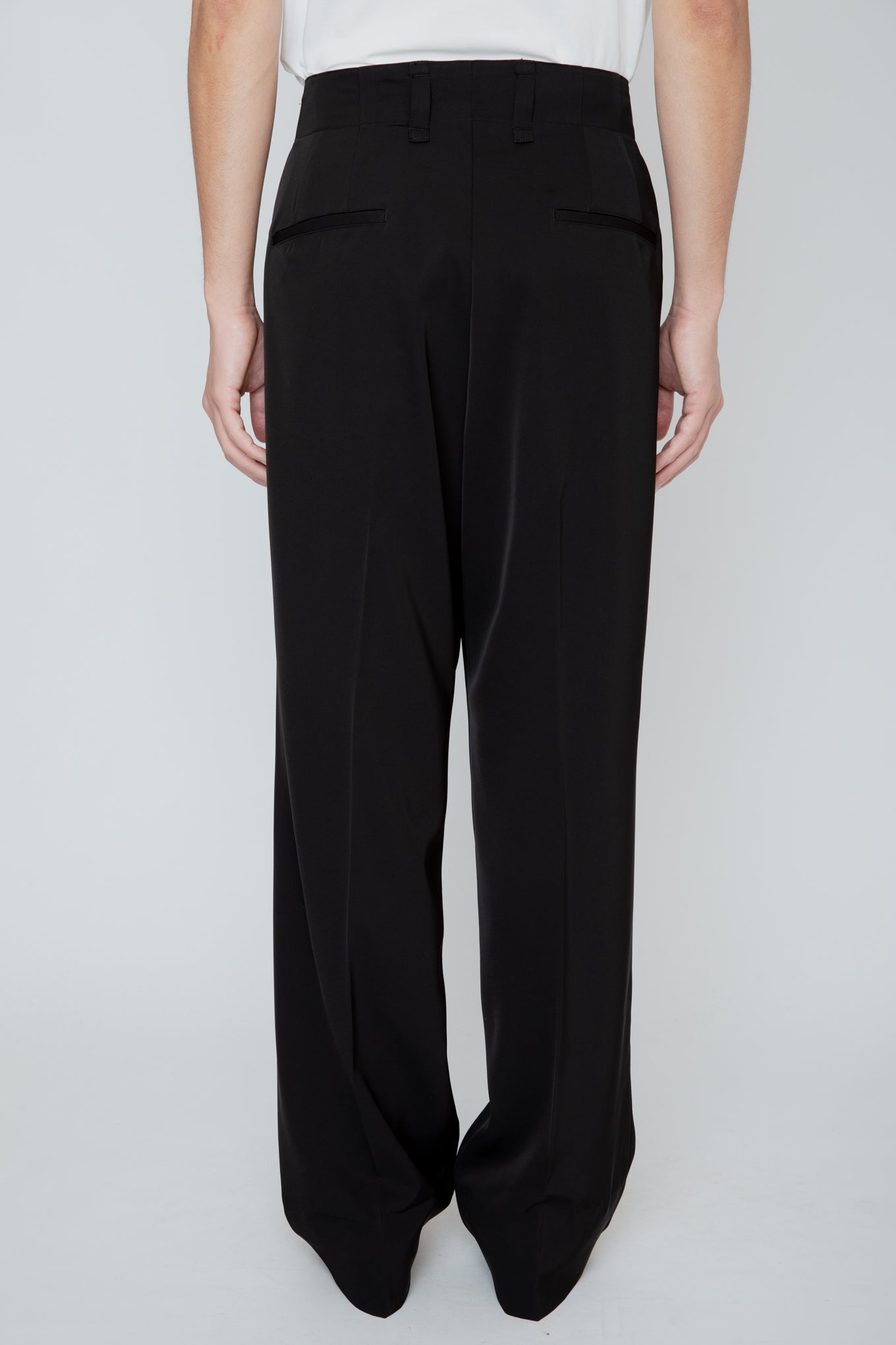 SUPPLE WIDE-LEG PANTS / BLACK