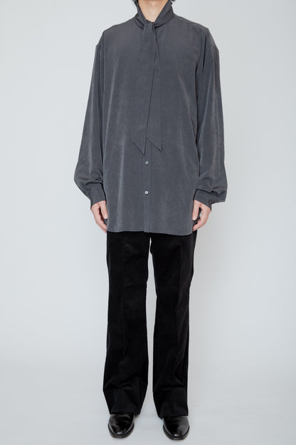 DETACHABLE SCARF-COLLAR SHIRT / CHARCOAL
