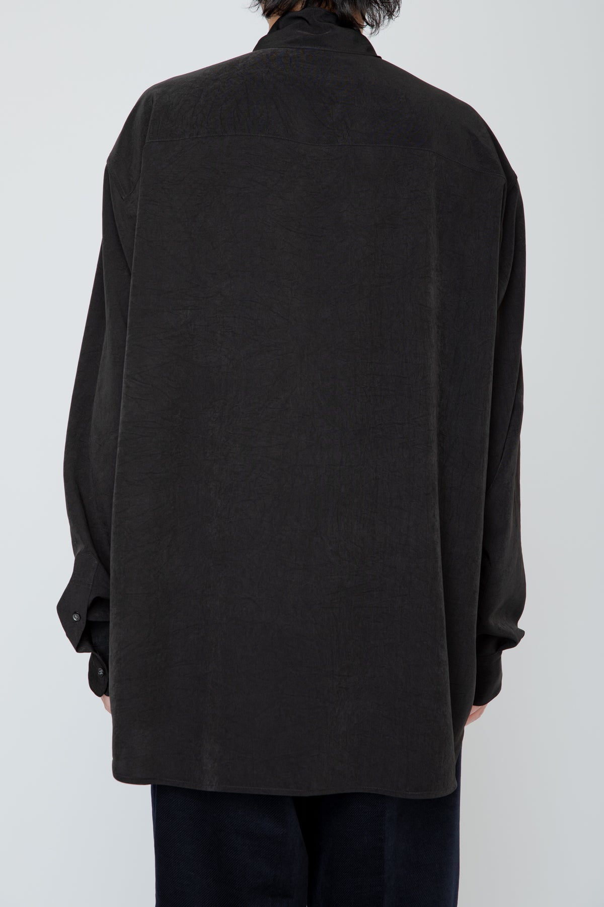 DETACHABLE SCARF-COLLAR SHIRT / BLACK
