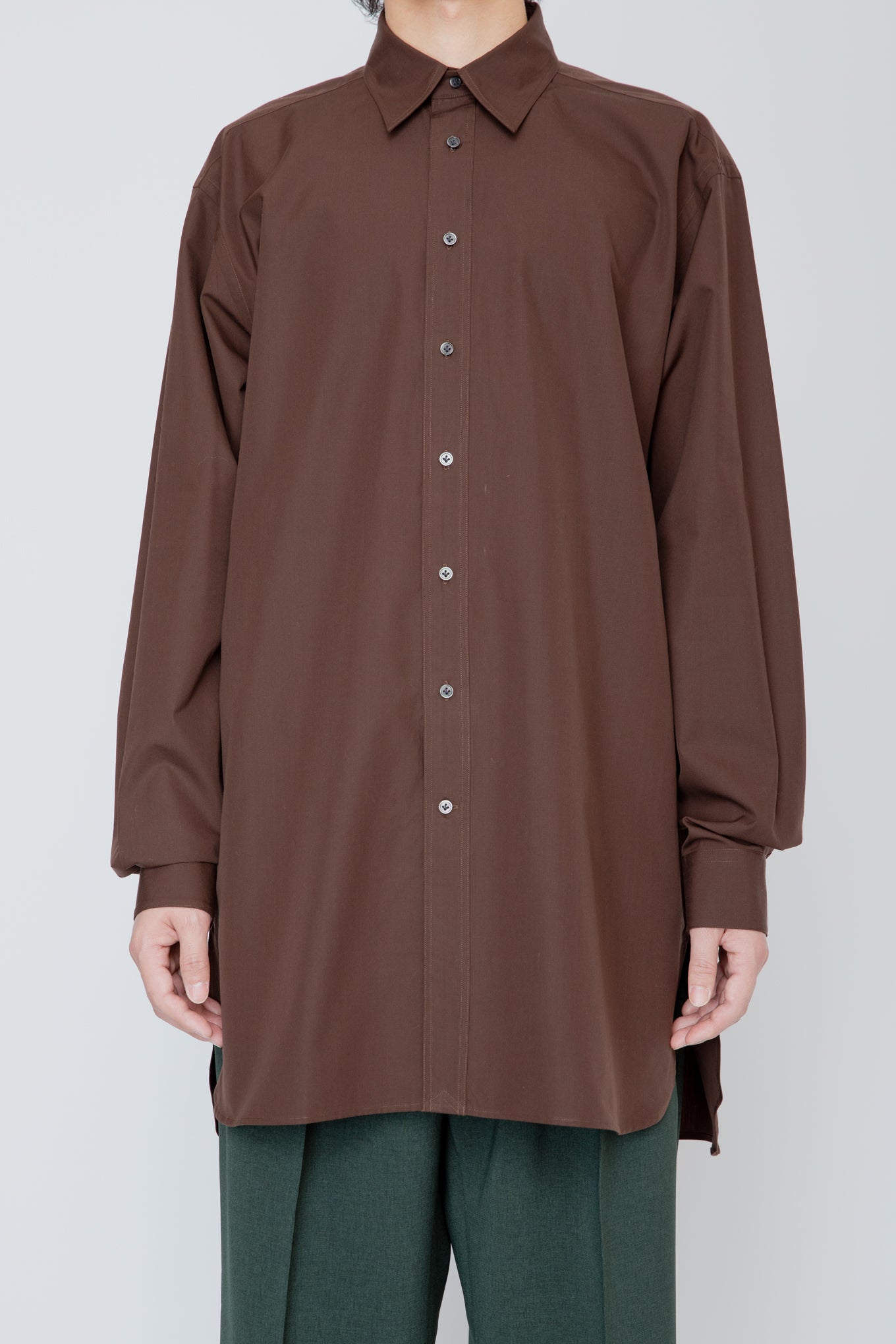 METAL-BUTTONED CUFF LONG SHIRT / BROWN