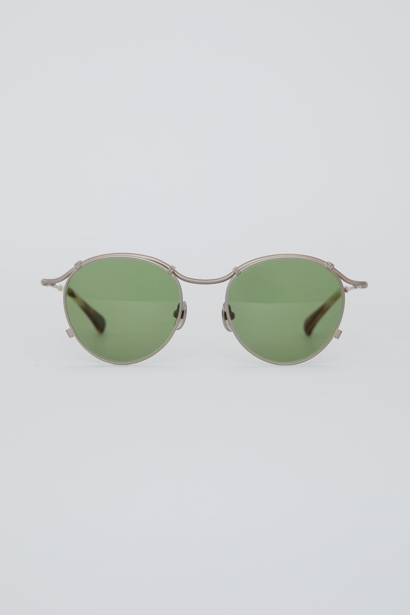 G90 / FRAME-MATTE TITANIUM LENS-GREEN