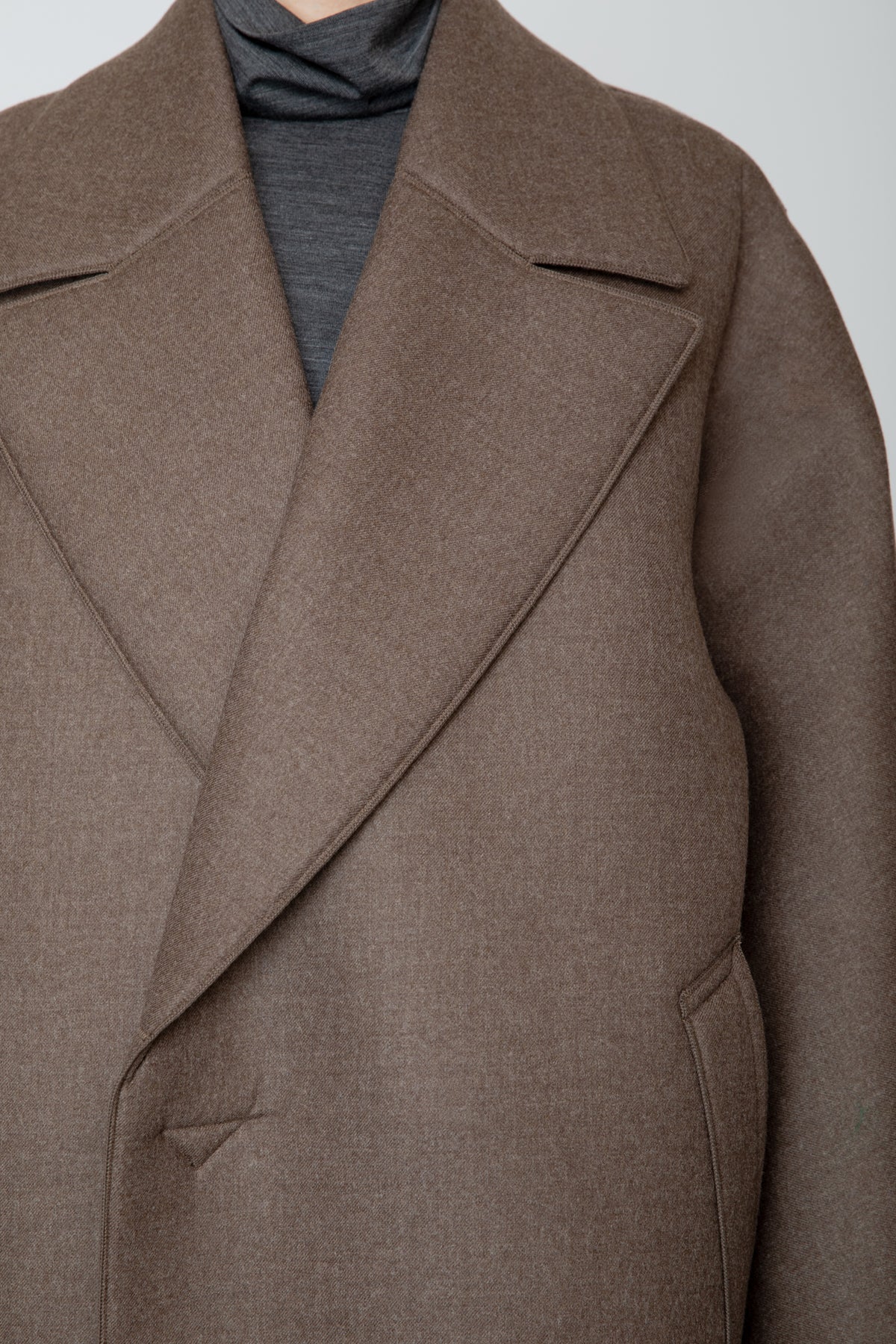 LOFTED ULSTER COAT / BROWN