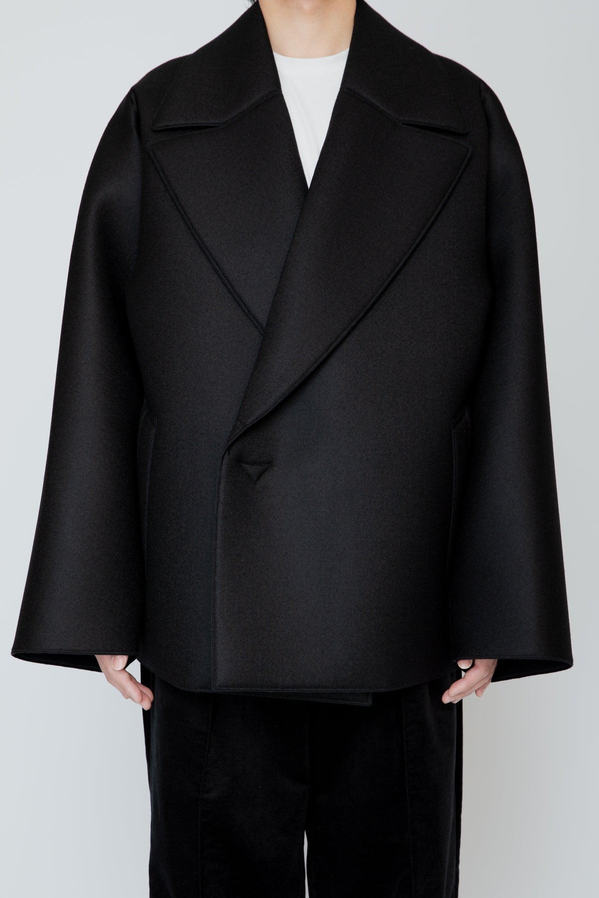 LOFTED ULSTER SHORT COAT / BLACK