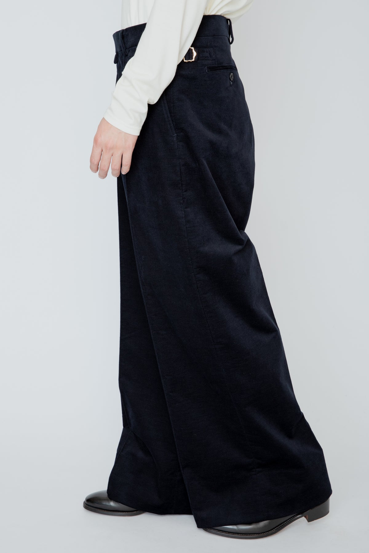 NO-TUCK HAKAMA TROUSERS / NAVY
