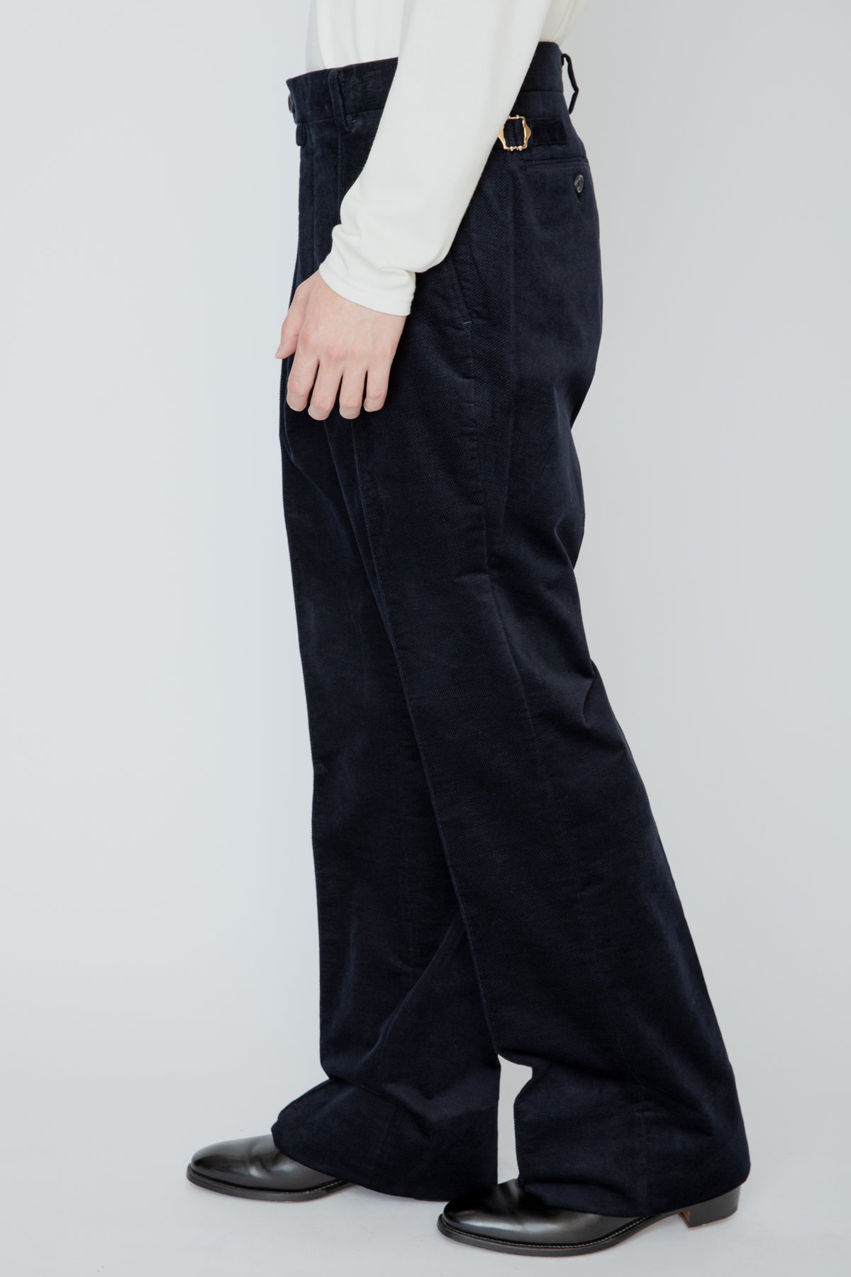 SEMI-FLARED TROUSERS / NAVY