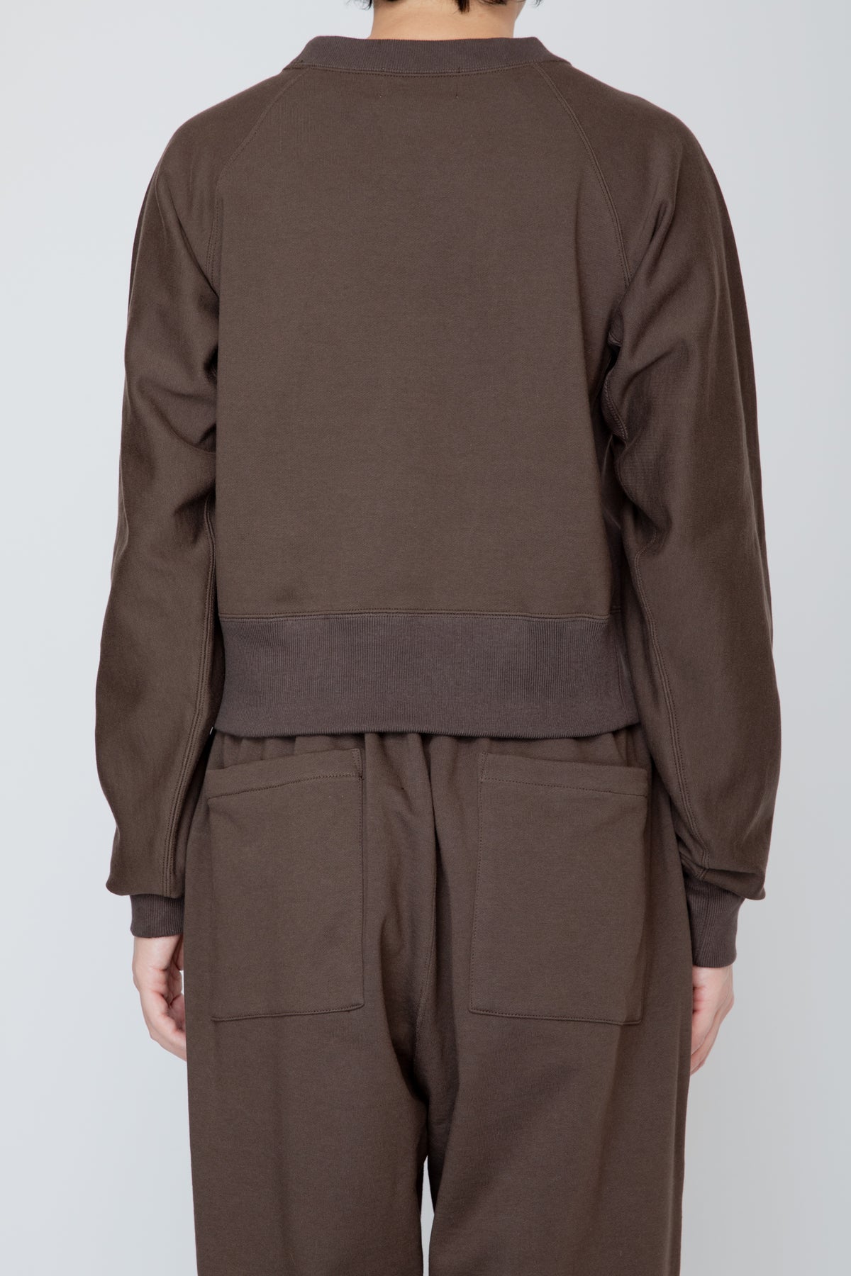 ONE-SIDE KIMONO SLEEVE SWEATSHIRT_TIGHT FIT / BROWN