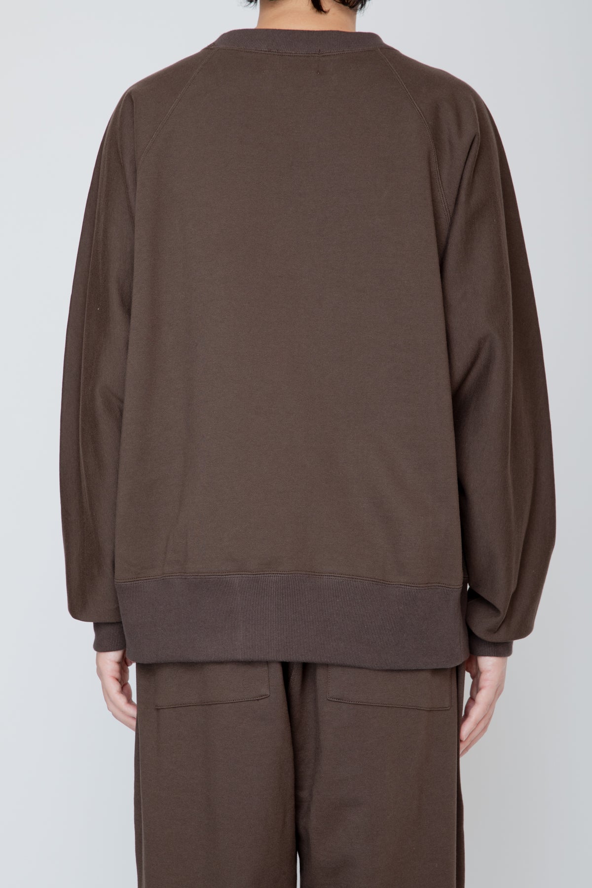 ONE-SIDE KIMONO SLEEVE SWEATSHIRT_LOOSE FIT / BROWN