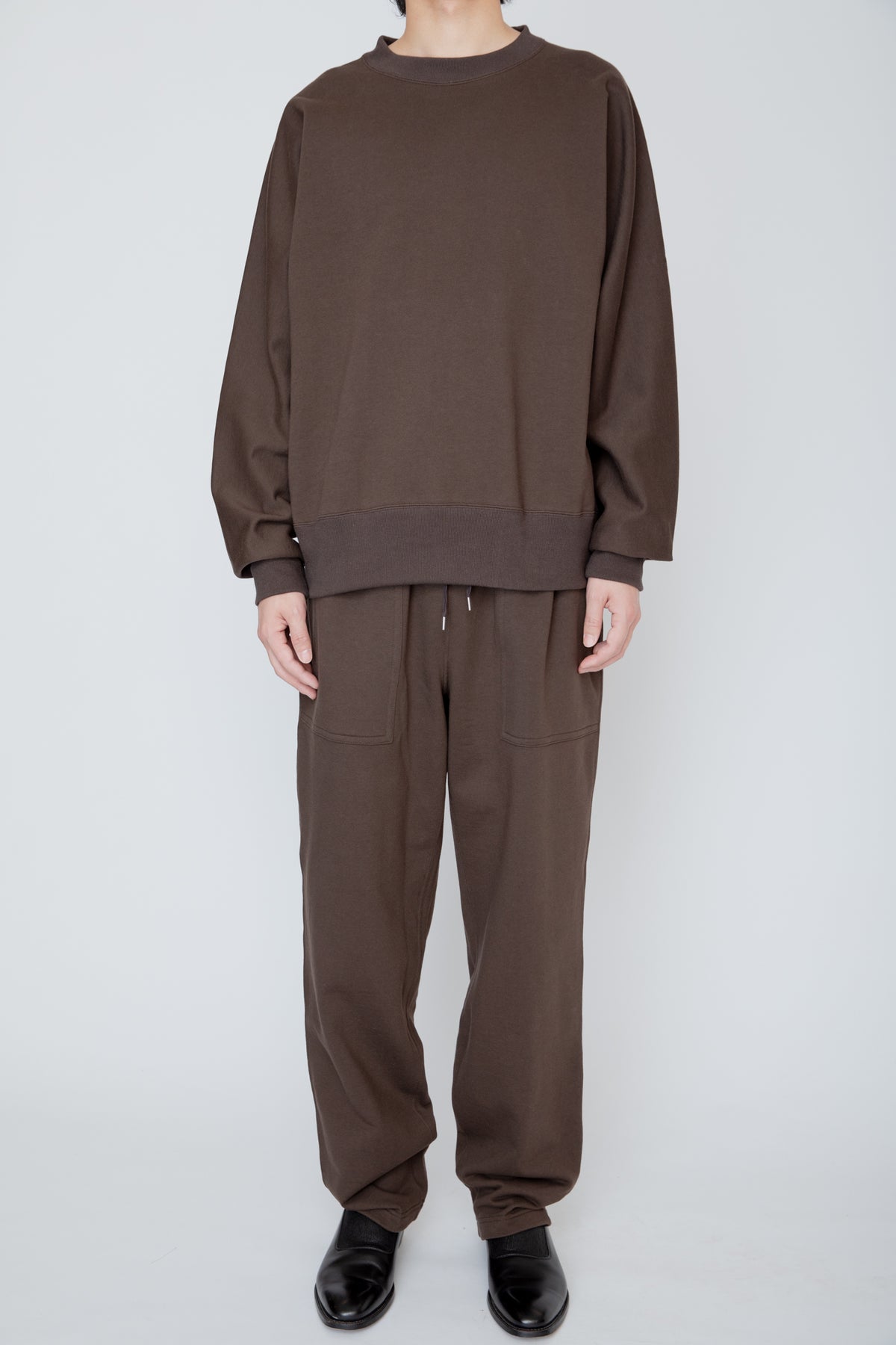 ONE-SIDE KIMONO SLEEVE SWEATSHIRT_LOOSE FIT / BROWN