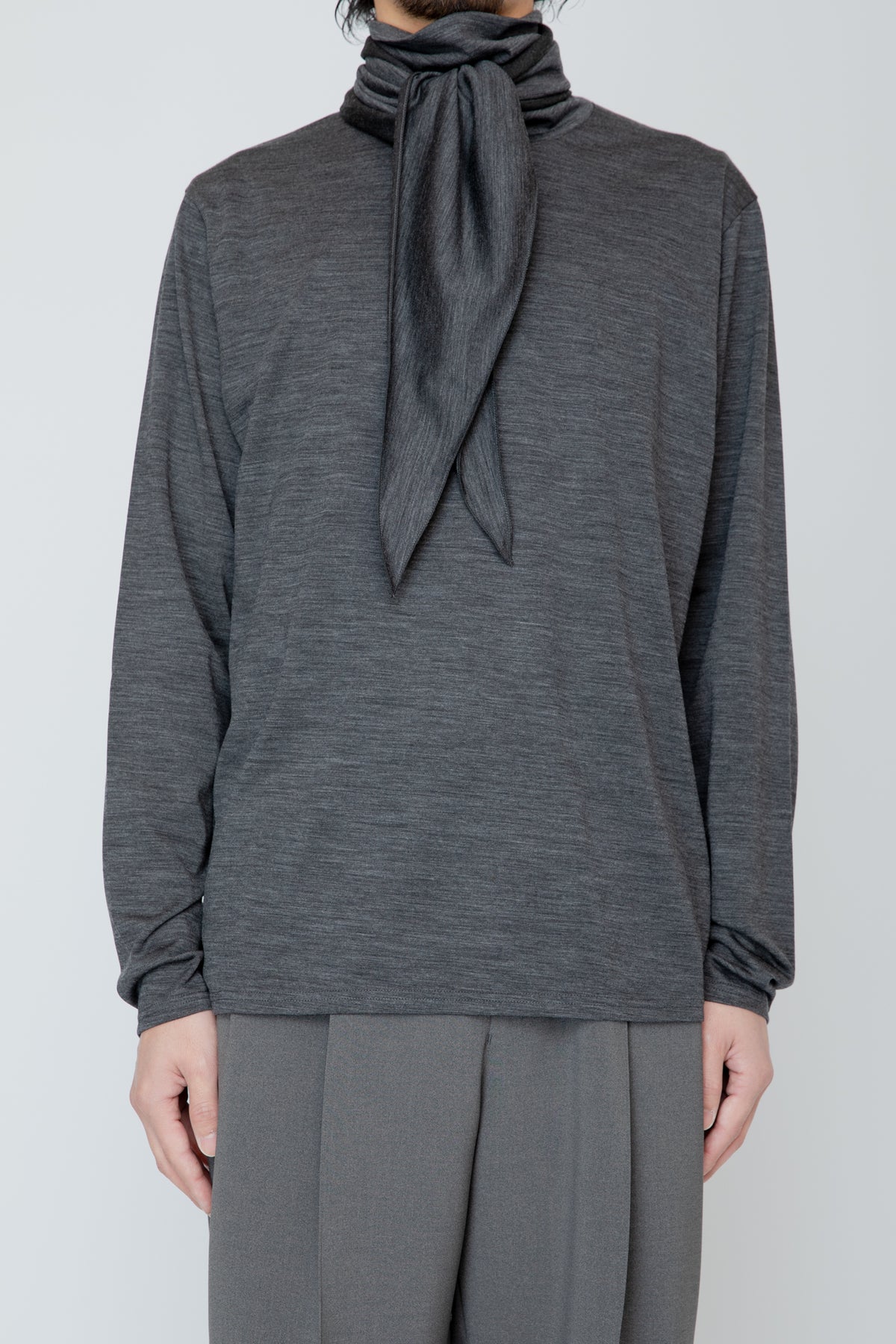 WASHABLE-WOOL HIGH NECK SHIRT / TOP GRAY