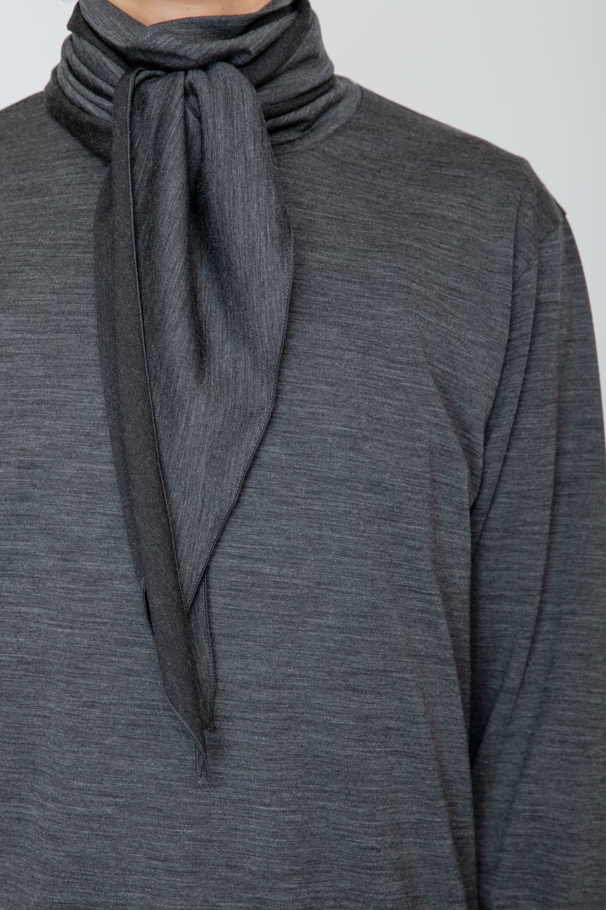 WASHABLE-WOOL HIGH NECK SHIRT / TOP GRAY