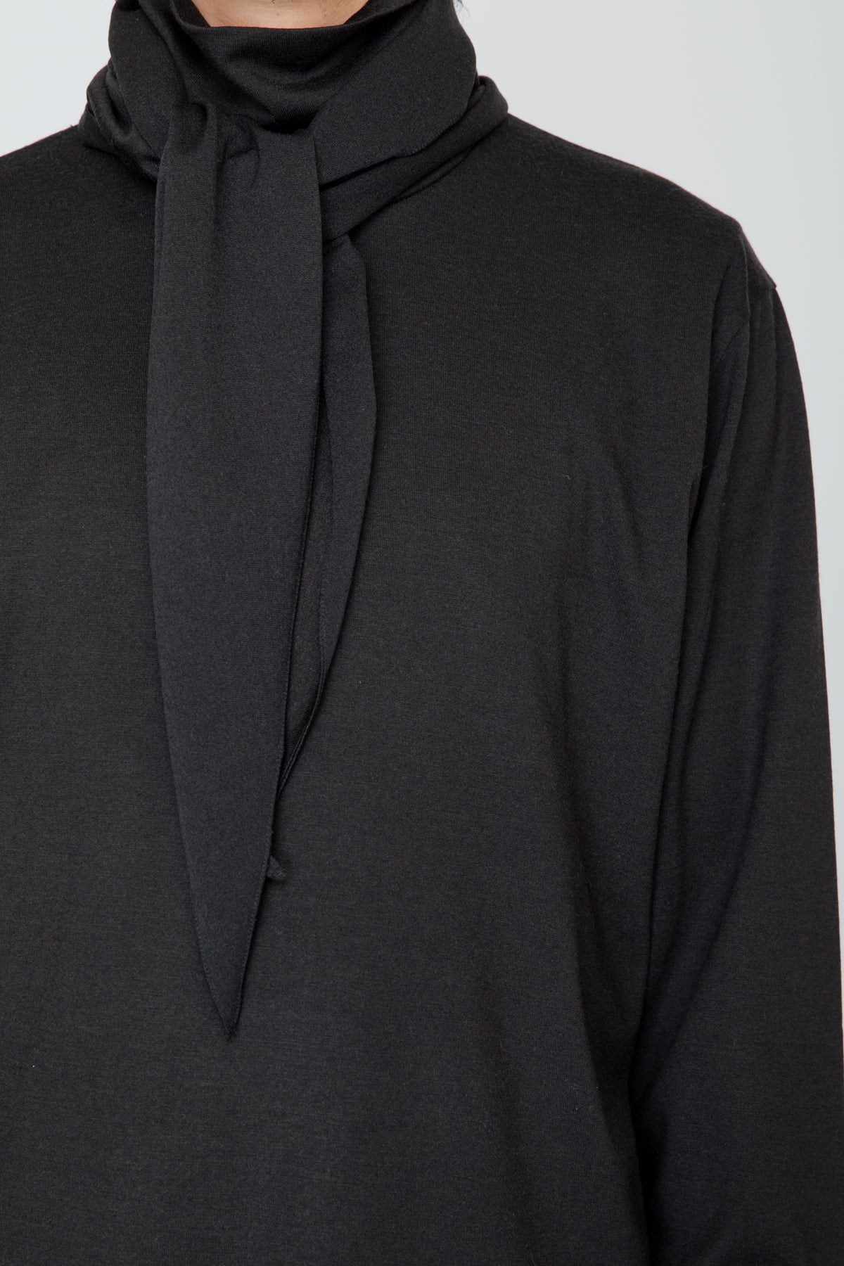 WASHABLE-WOOL HIGH NECK SHIRT / BLACK
